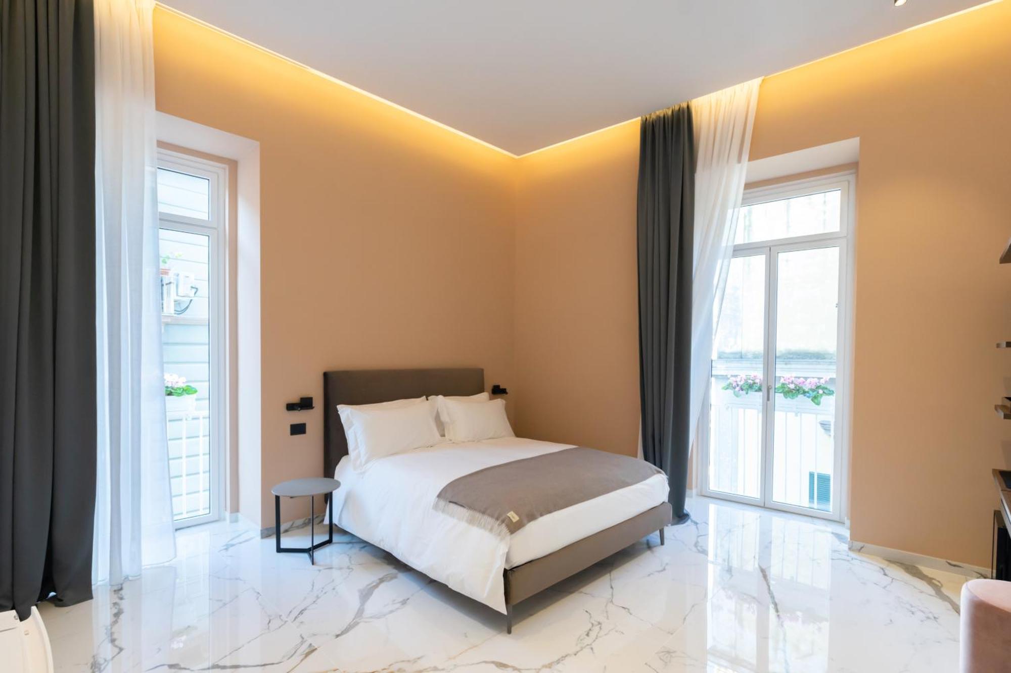 Insogno Suites نابولي المظهر الخارجي الصورة