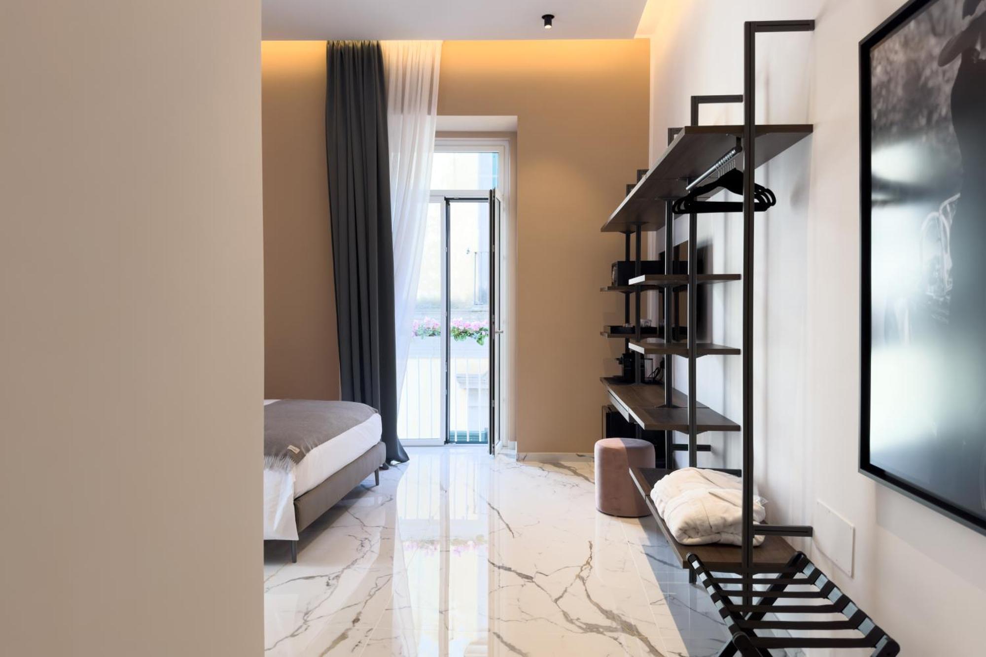 Insogno Suites نابولي المظهر الخارجي الصورة