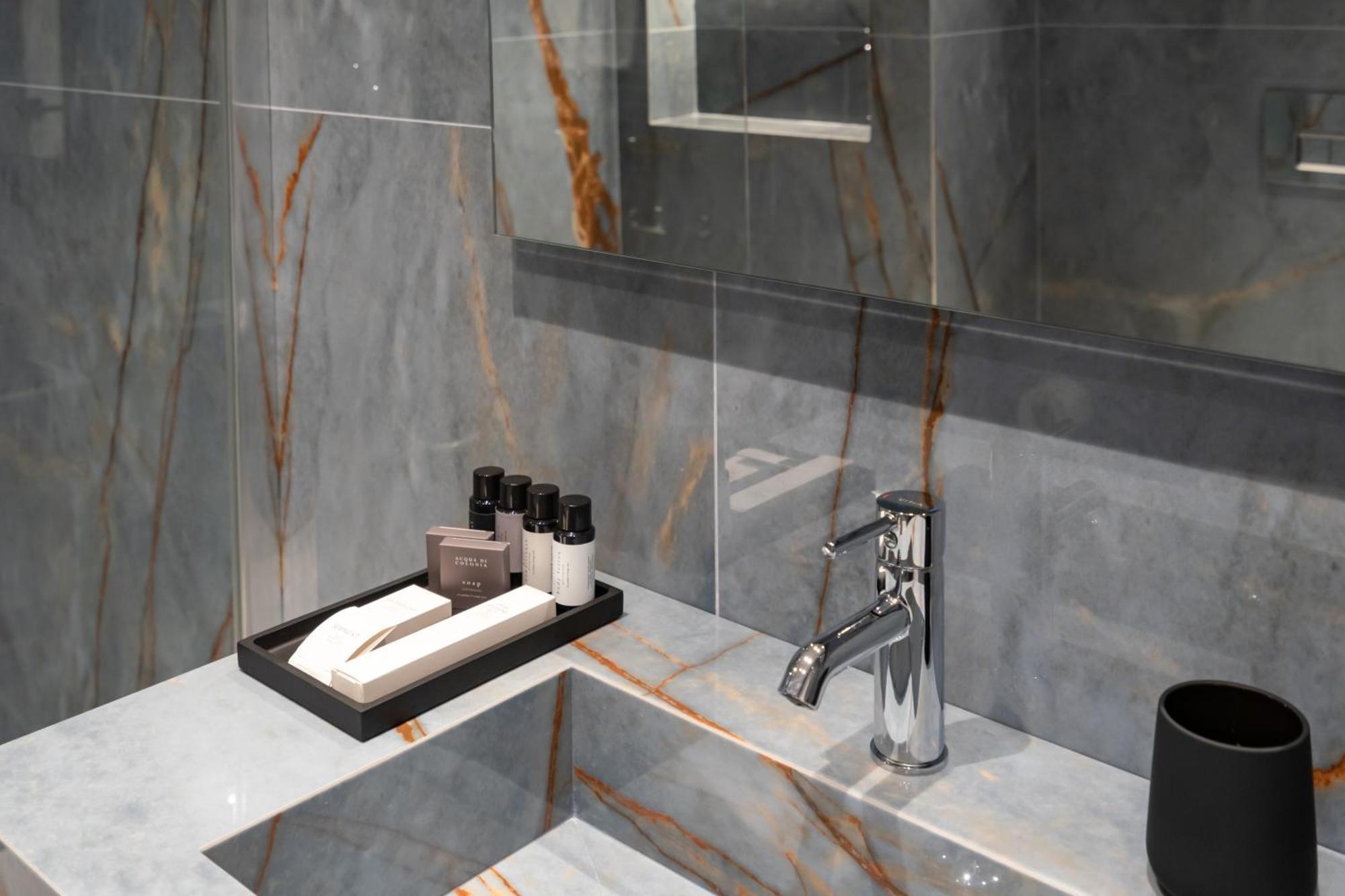 Insogno Suites نابولي المظهر الخارجي الصورة